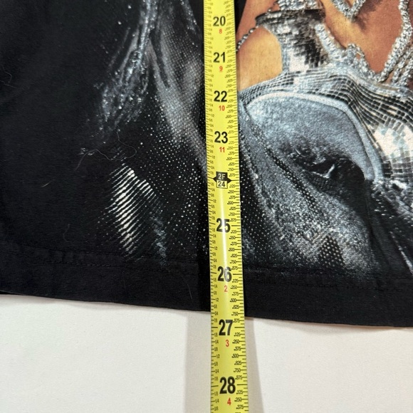 Official Beyoncé Renaissance Tour Black Short Sleeve Tee with Graphic Design - Picture 6 of 9